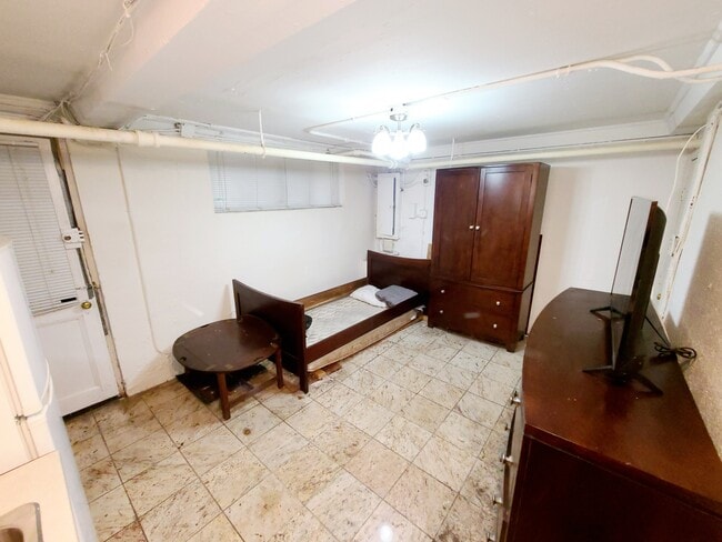 Photo - 300 Burns St