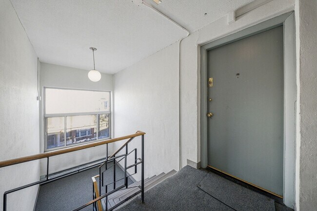 Photo - 239 Kelton St Unit 41