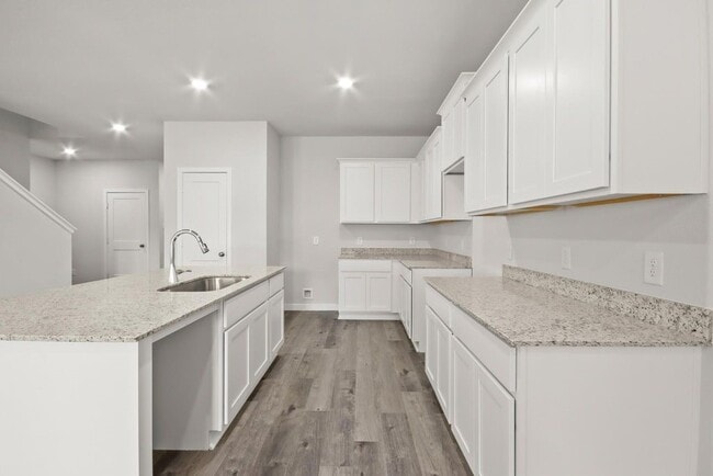 Photo - 496 Shoreview Dr