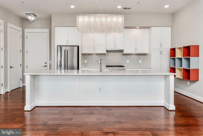Building Photo - 2 Stationmaster St SE Unit 302 Rental