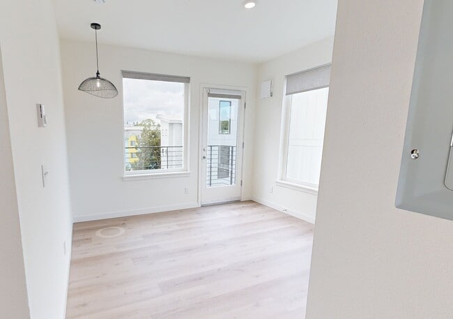Photo - 4751 21st Ave NE Unit 105