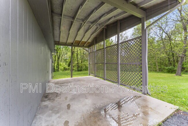 Photo - 32925 Lexington Ave