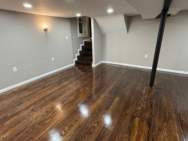 Photo - 6840 S Champlain Ave