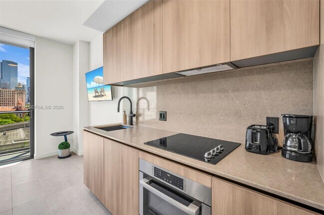 Photo - 121 NE 5th St Unit 902