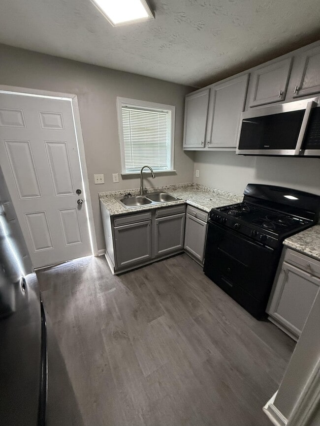 Photo - 1425 Joseph E. Boone Blvd NW