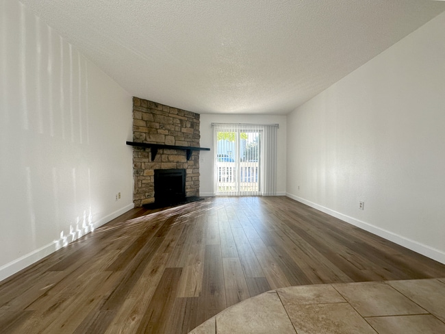 Photo - 8555 Fairmount Dr Unidad J108