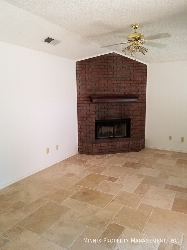 Photo - 2103 84th St