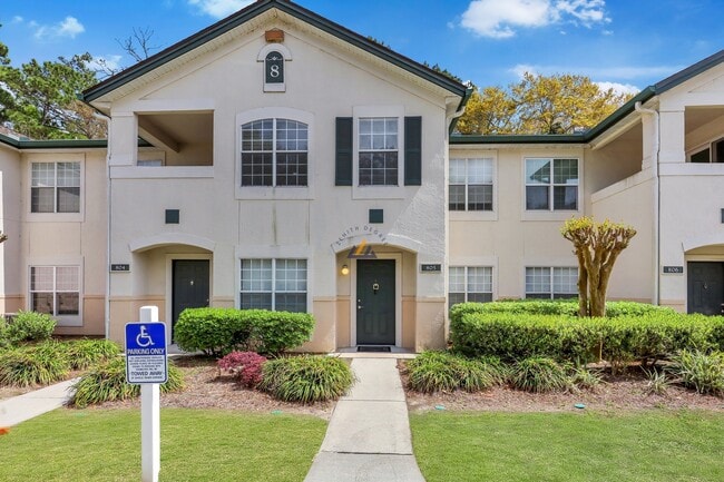 Building Photo - 897 Fording Island Rd Unit Apt 805