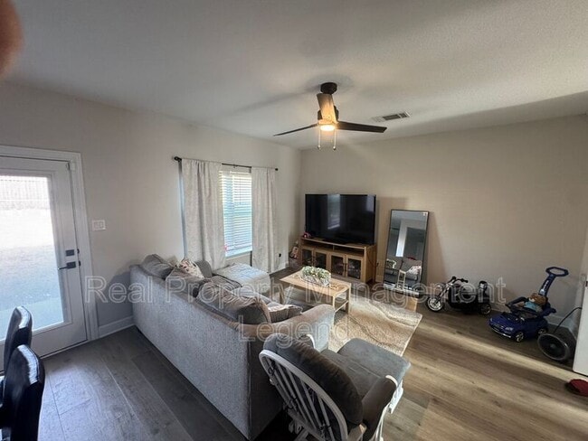 Photo - 1210 Bullock Dr