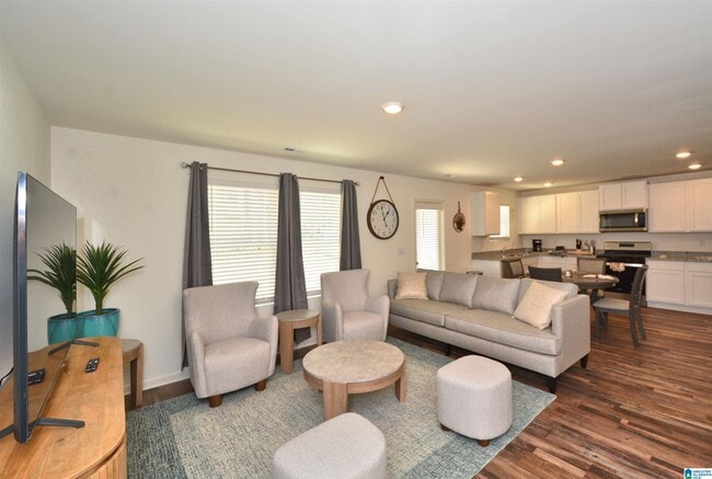 Photo - 6558 Creek Cir