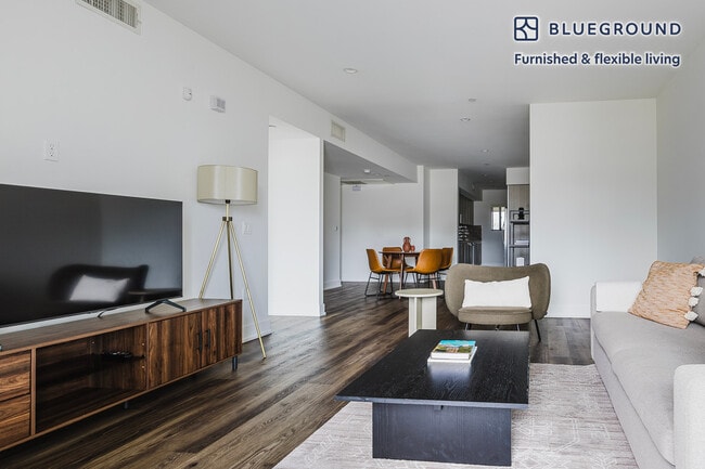 Photo - 129 S Kings Rd Unidad FL2-ID1290