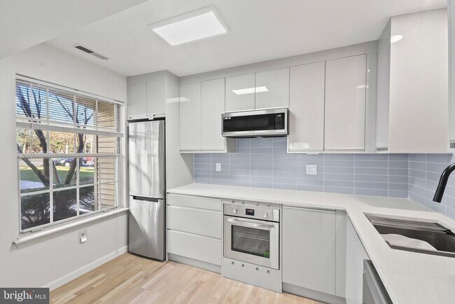 Photo - 12 Rev William L Powell Dr