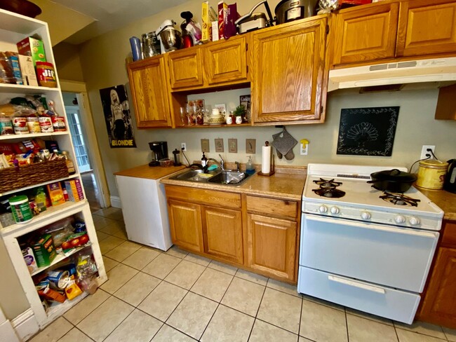 Photo - PREMIUM House! 5 bed/2bath by the U of M! ...