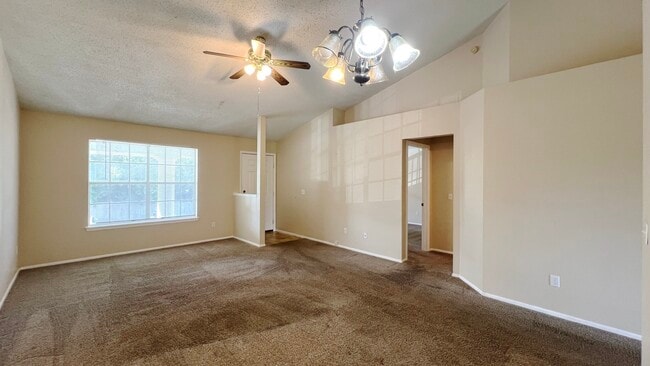 Photo - 164 Reserve Cir