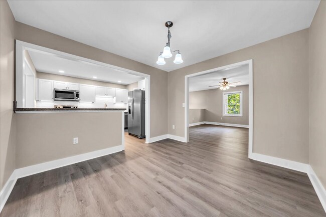 Photo - 2637 Coachman Cir