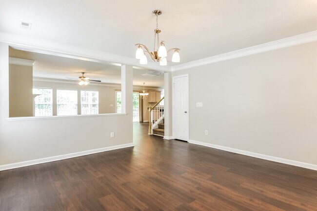Photo - 144 Georgetowne Dr
