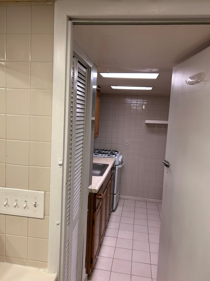 Photo - 118 Sycamore St Unit LowerLevel