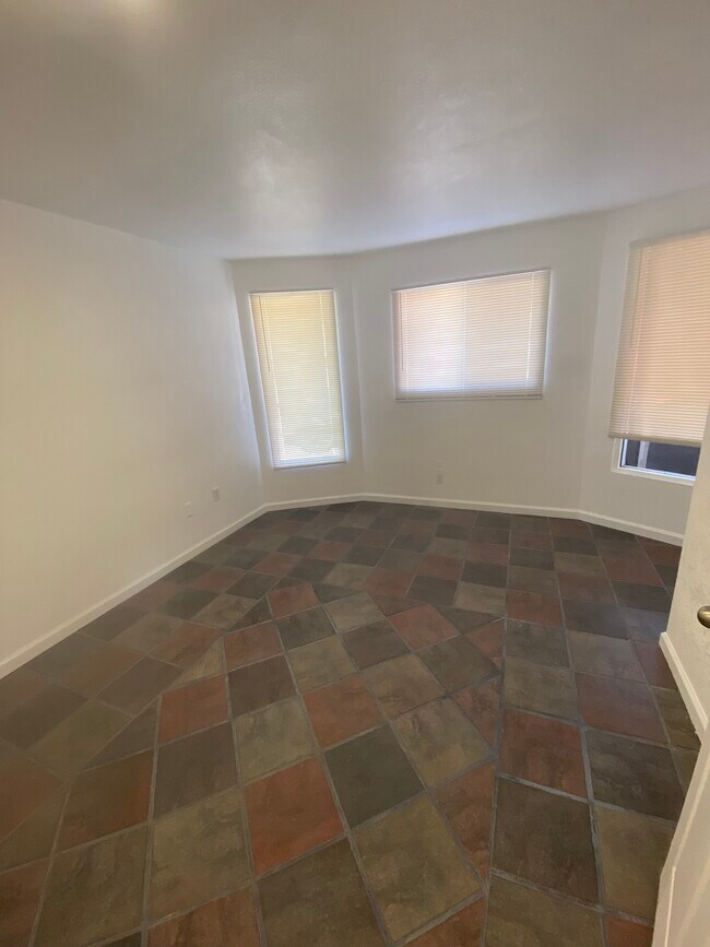 Photo - 5036 Lake Shastina Dr