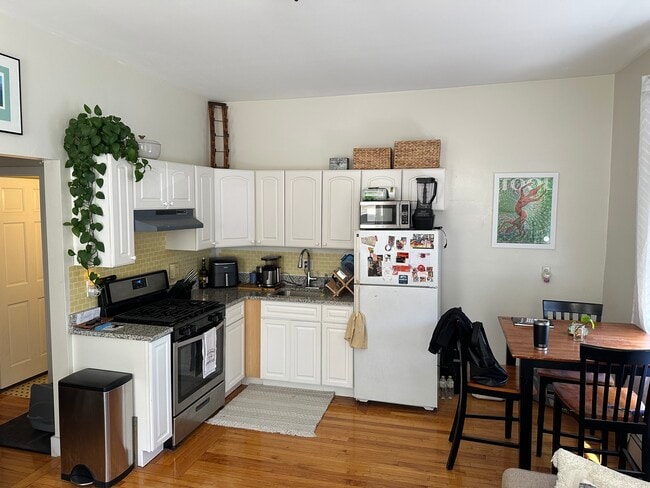 Photo - 375 Centre St Unidad 1