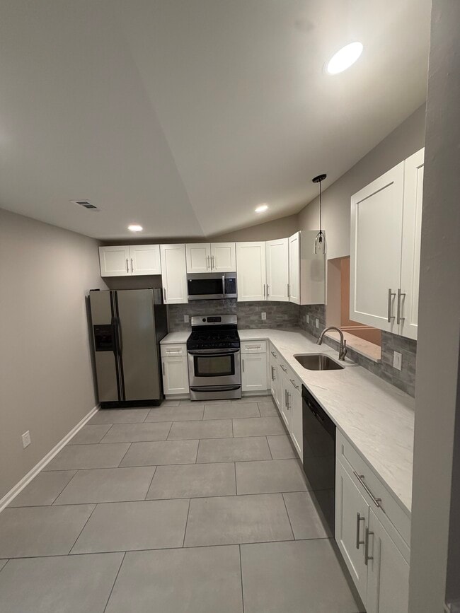 New Kitchen - 514 Cedar Hollow Dr Unit Allegretto