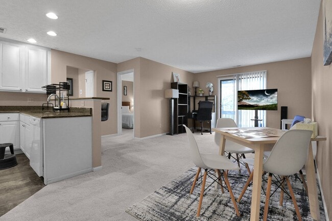 Building Photo - Beautifully Up0dated 1-bedroom, 1-bathroom... Unit F