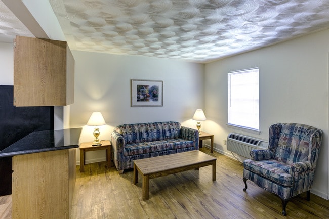Photo - Oakwood Crest Furnished Remodeled Apartments