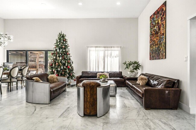 Photo - 513 Leslie Dr