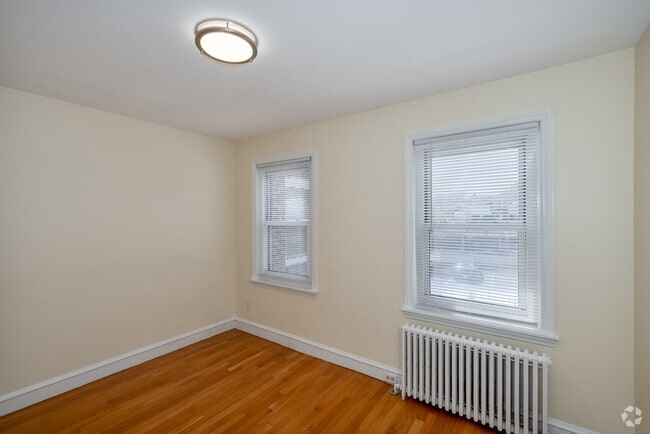 2BR, 1BA - 583SF - Second Bedroom