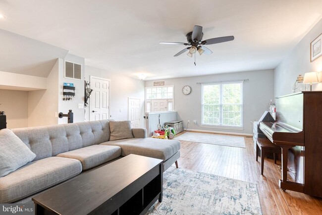 Photo - 708 Leister Dr