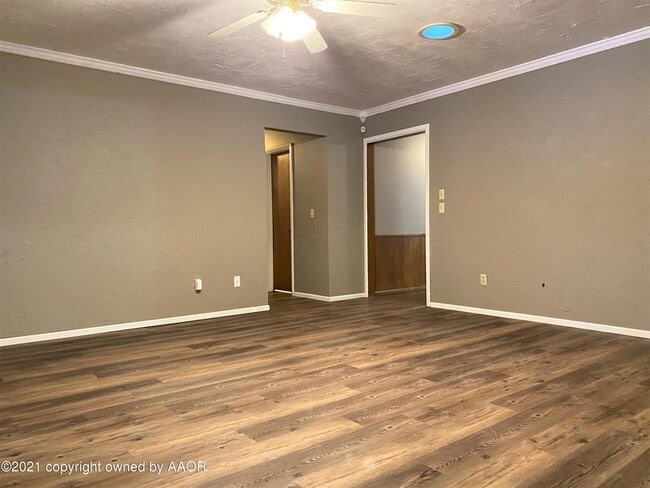 Photo - 6001 Gainsborough Rd