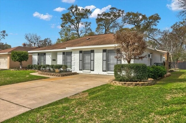 Photo - 108 Sparrow Way