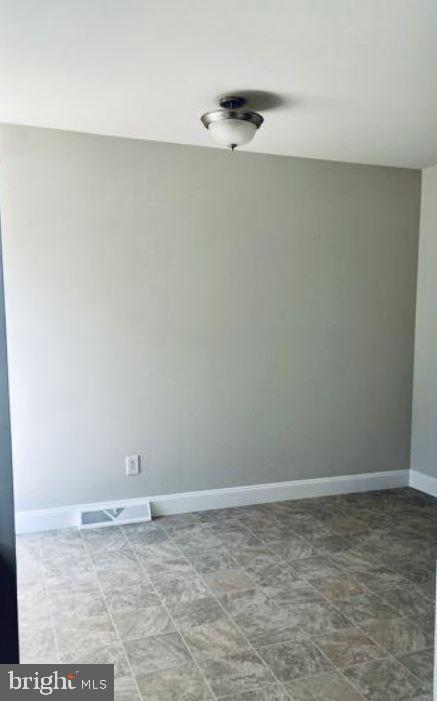 Photo - 128 Nicoles Ct