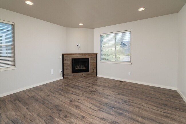 Photo - 3 Bdrm 2.5 bath newer home in a quiet SE c...