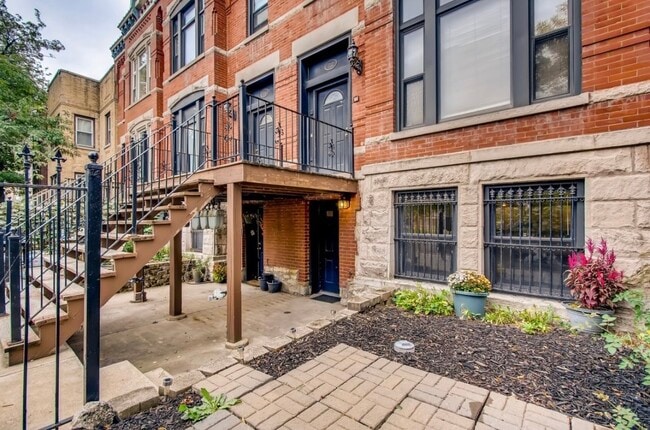 Building Photo - 722 S Oakley Blvd Unit 1