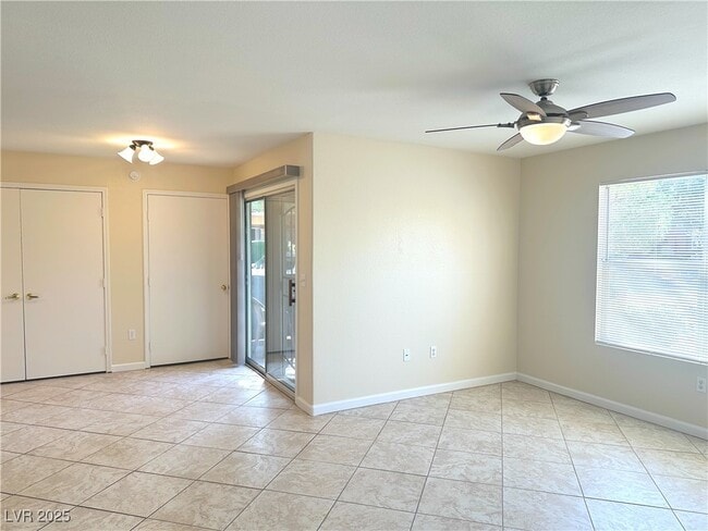 Building Photo - 555 E Silverado Ranch Blvd Unit 1002