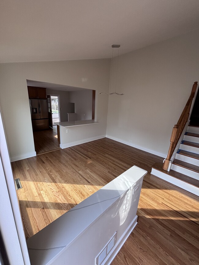 Photo - 532 Warren Rd