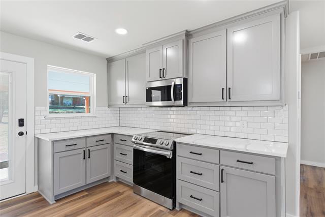 Photo - 205 Lacewell St