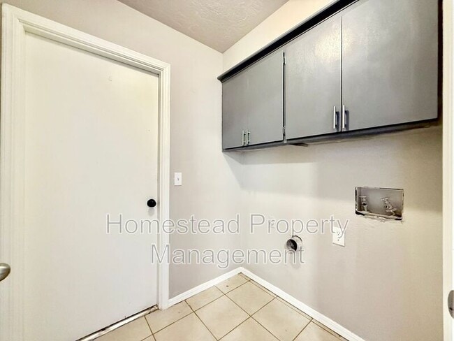 Photo - 146 Barrett Pl