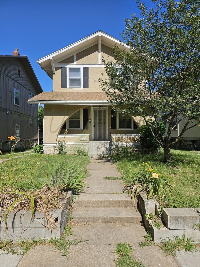 BEAUTIFUL 2-STORY HOME!!! - BEAUTIFUL 2-STORY HOME!!!