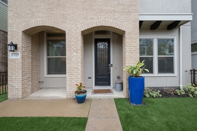 Photo - 1115 Manacor Ln