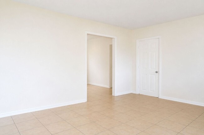 Photo - 3 Bedroom, 1 Bathroom Home for Rent in Apollo Beach!