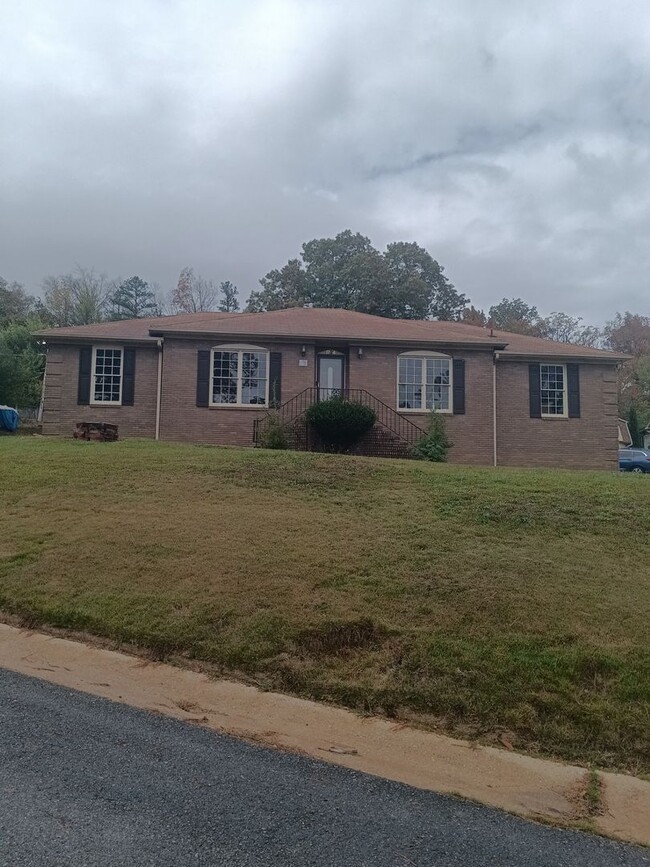 NEW INVENTORY!!! RECENTLY UPDATED AND MOVE... - NEW INVENTORY!!! RECENTLY UPDATED AND MOVE... House