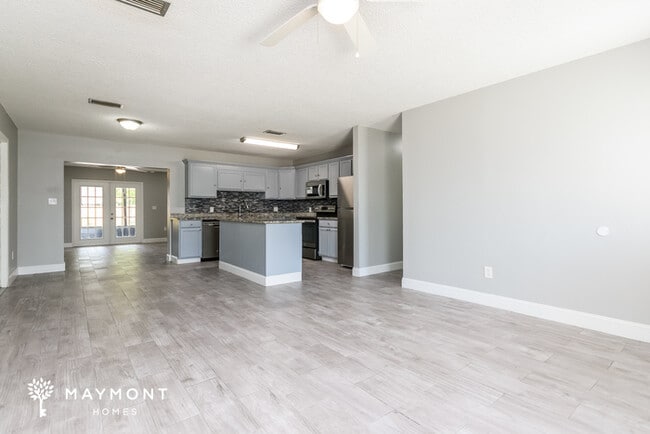 Photo - 621 Deauville Ct