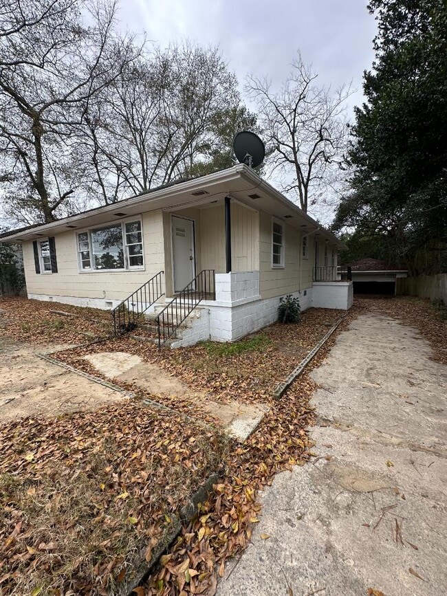 Building Photo - 3349 Pio Nono Cir