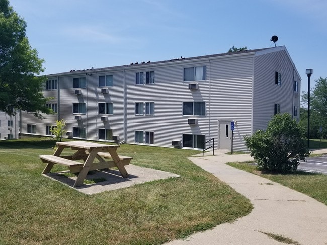 Photo - River Hills Apartments #2