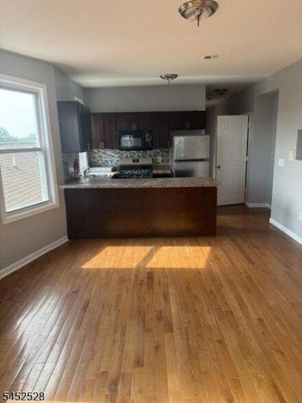 Photo - 142 Abinger Pl