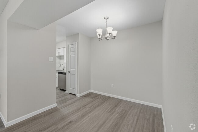 2BR, 2BA - 950SF - B2FP - Dining Room