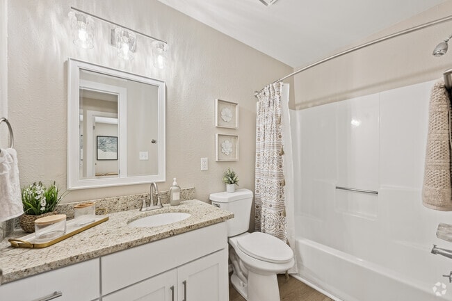 2BR, 1BA - 950SF - Bathroom