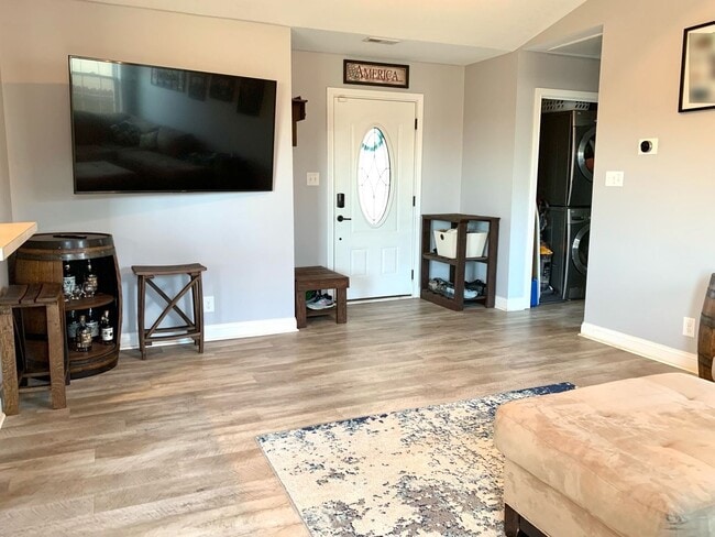 Photo - 200 Buckshot Dr