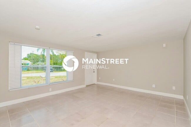 Photo - 3 Bedroom Pet-Friendly Home in VENICE, FL with Main Street Renewal